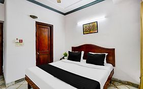 Hotel Iconic Residency